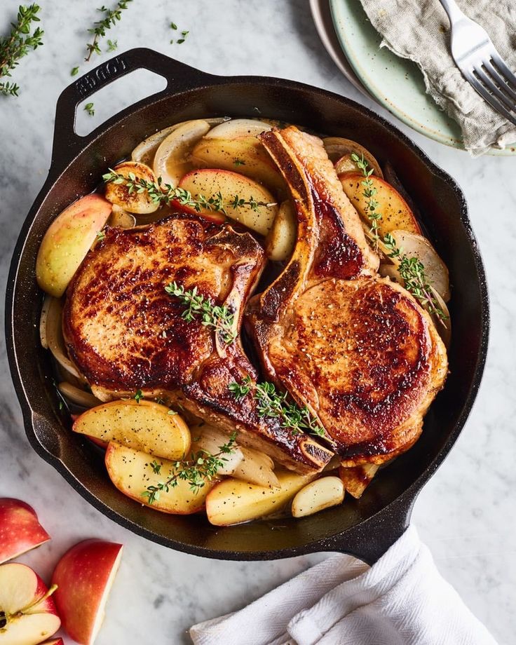 Svinekoteletter med Eple og Løk